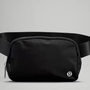 lululemon everywhere belt bag black